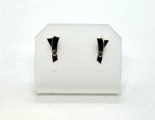 Oorbellen, 'V' Oorbellen, 'V'