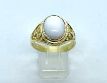 Ring witte steen